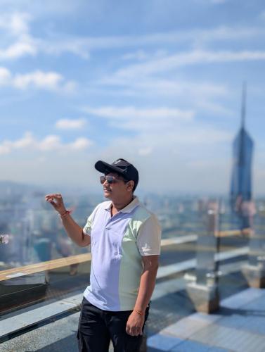 PXL 20250312 023716293.PORTRAIT