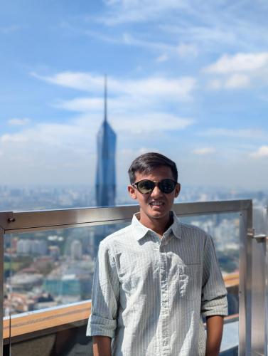 PXL 20250312 025619108.PORTRAIT