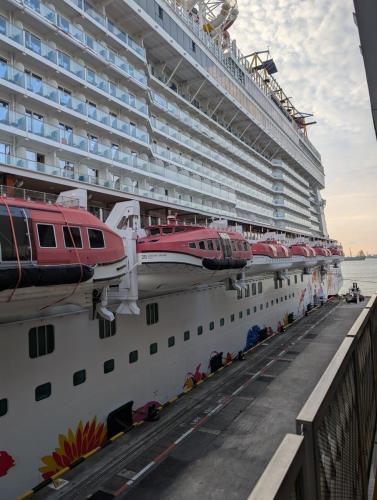 PXL 20250317 234758011